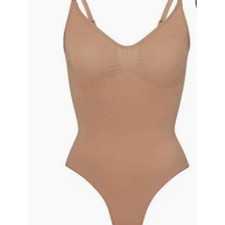 Skims Body Low Back Thong Bodysuit sz S Clay Neutral Small NEW