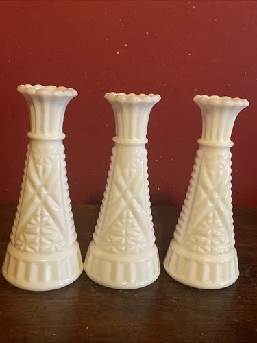 Vtg Anchor Hocking Milk Glass Bud Vases - 6”