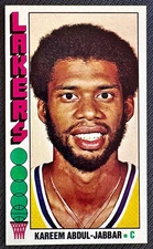 1976-77 Topps basketball  #100 Kareem Abdul-Jabbar NM-MT est. Centered