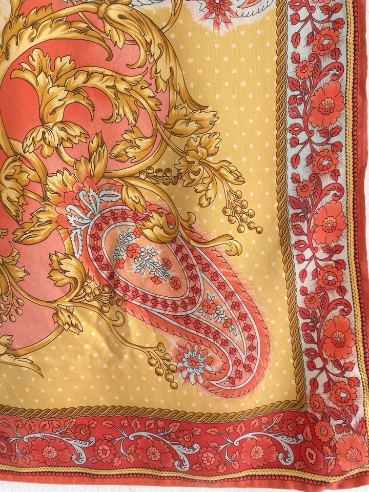 VERSACE Atelier Versace Naranja Seda Mujer Bufanda Floral con Patrón Paisley Foto 3 de 4