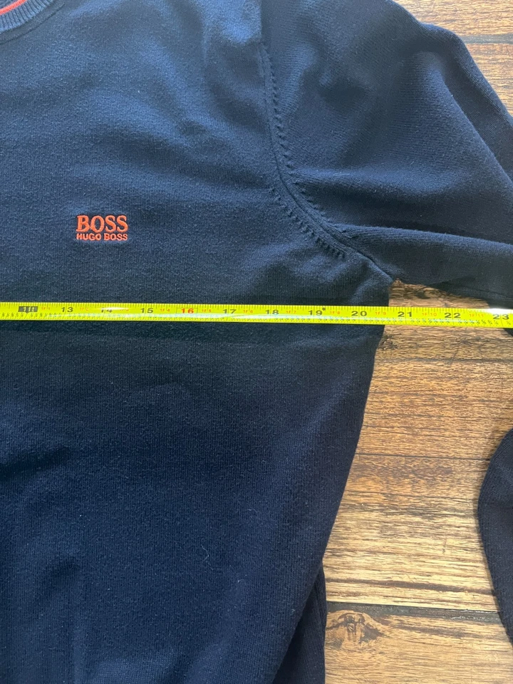 Suéter Hugo Boss Rime W_16 Para Hombre Cuello Redondo Azul Marino Mediano – Muy Buen Estado. Foto 2 de 4