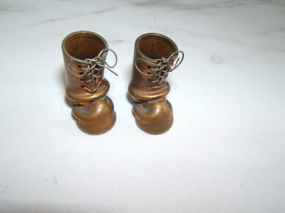 VITNAGE PAIR MINIATURE 1'' BRASS BOOTS W/ WIRE LACES VERY CUTE!