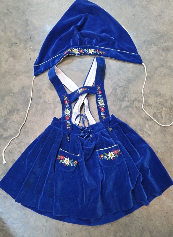 Swiss Tradition vintage Blue  velvet  suspender skirt size 4