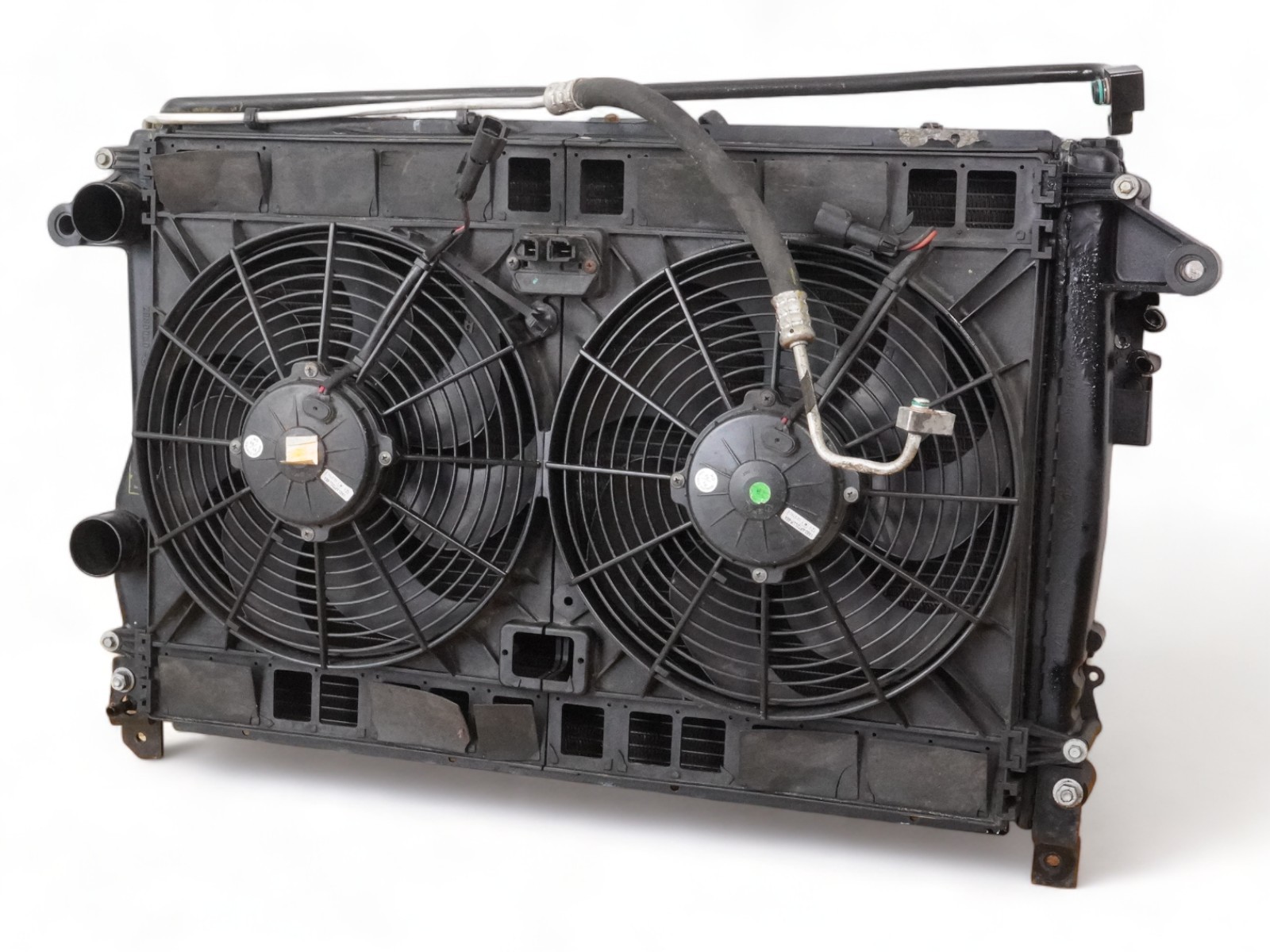 2005-2007 Maserati Quattroporte M139 OEM Engine Cooling Radiator W/Fan 000223561