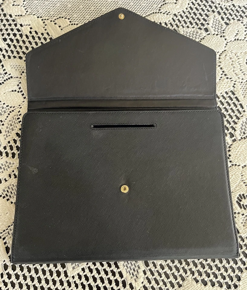 Capa envelope preta Coach iPad 10” x 7” couro iPad Pro 9.7 suporte para cartão - Imagem 3 de 4