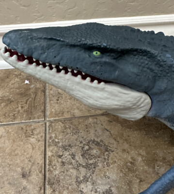 Jurrasic World Real Feel Mosasaurus 28” Sea Dinosaur Toy Open