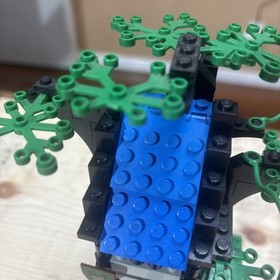 LEGO Castle: Forestmen's Hideout (6054)