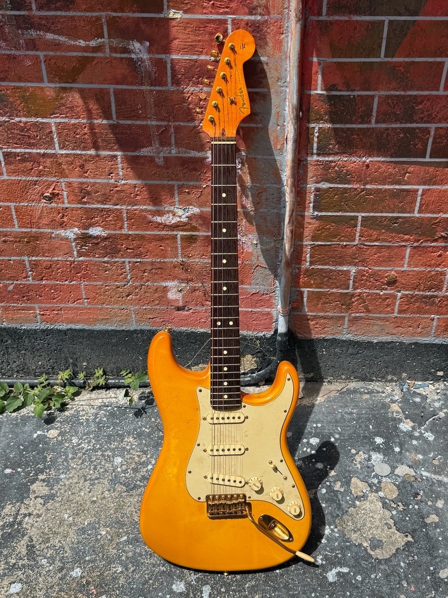 2005 Fender Stratocaster FSR Deluxe Player '62 AVRI Reissue w