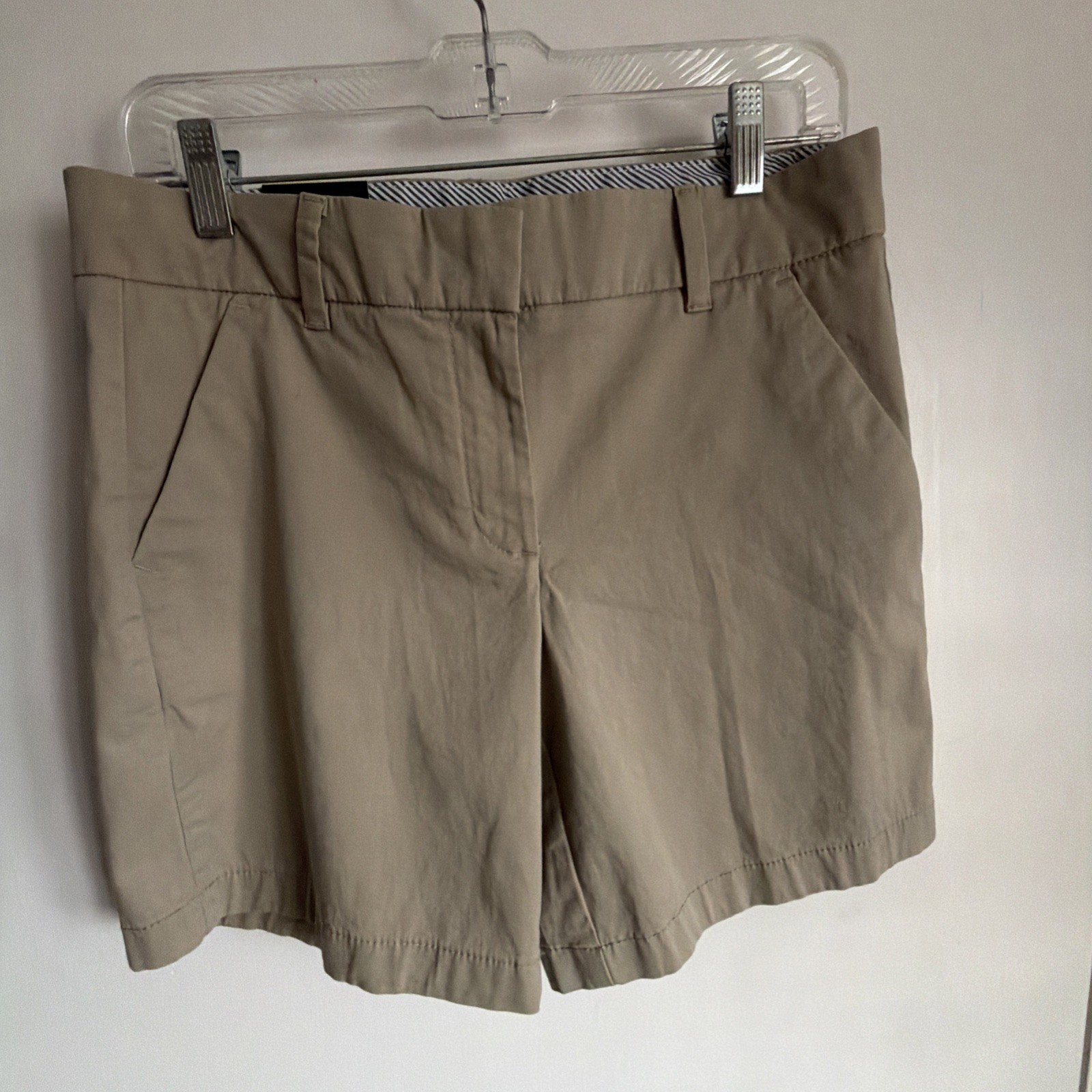 Tommy Hilfiger Khaki Chino Shorts 7” Women’s Size 6 NWT
