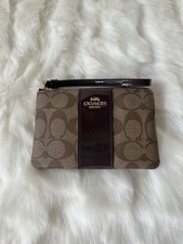 Coach Signature PVC Patent Corner Zip Wristlet F34650 - IM/khaki/Oxblood