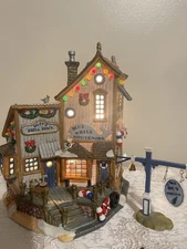 Lemax 35791 Enchanted Forest Lighted Building Salty's Shell Shack 2003 Used