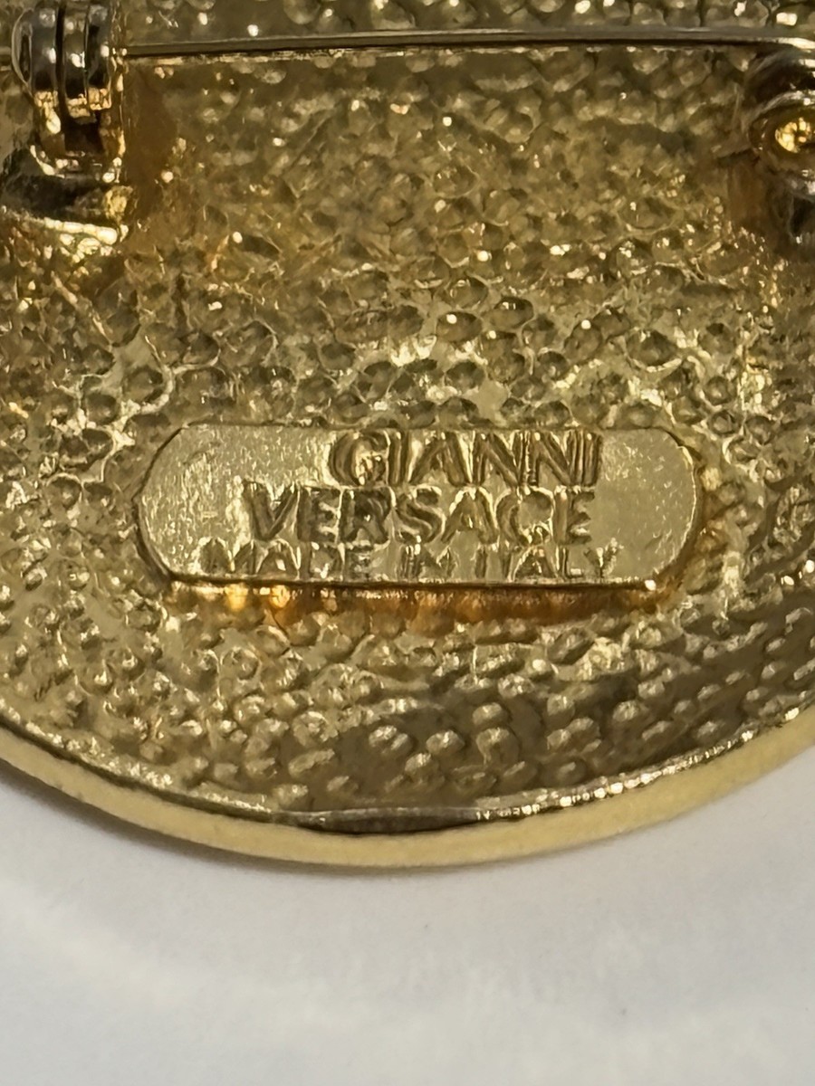 GIANNI VERSACE メデューサブローチ Vtg Gianni Versace Gold Medusa Brooch | eBay