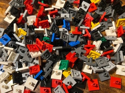Lego 2460 Technic Fliese modifiziert 2x2 mit Pin Packung 20 Teile verschiedene Farben