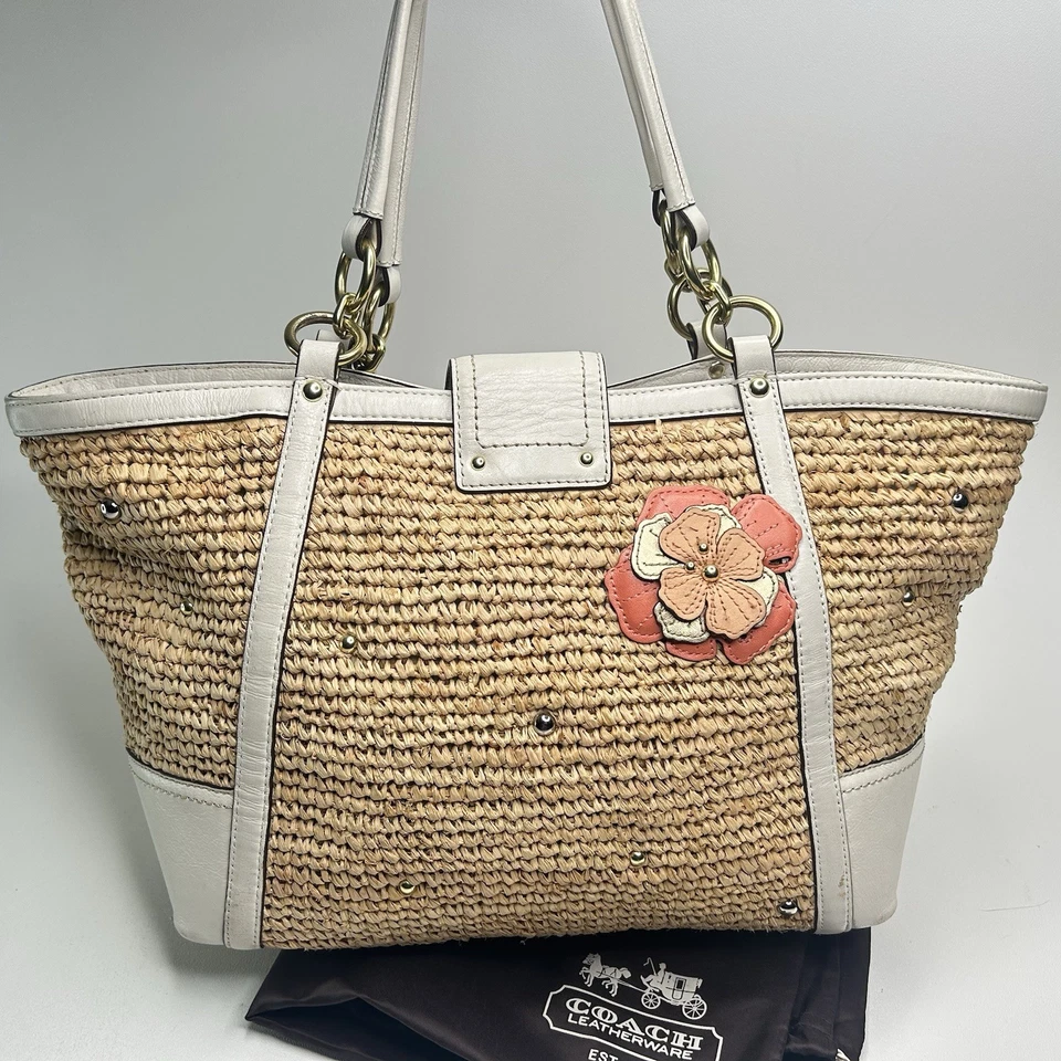 Bolso de hombro Coach Hampton con apliques florales de paja fin de semana blanco coral 19347 Foto 2 de 4