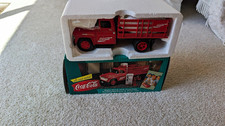 ERTL licensed Coca-Cola Diecast Delivery Truck w/ vending machines and dolly
