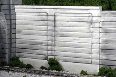 Monroe Models ~ HO Scale ~ Retaining Walls Groove Face Concrete ~ 2 Pcs  ~ 114