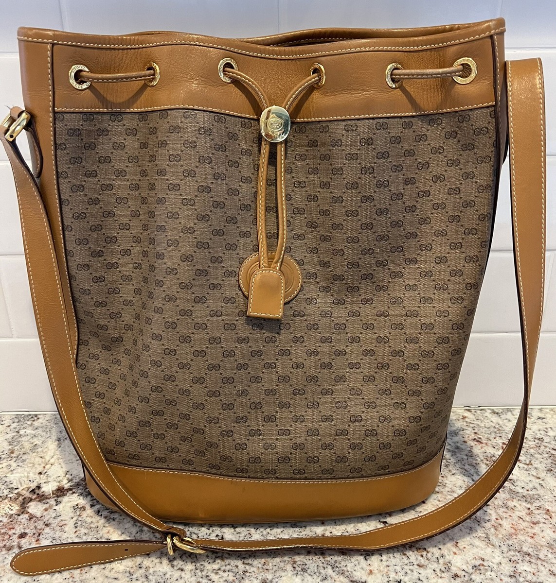 VINTAGE AUTHENTIC GUCCI GG CANVAS Leather Logo Tan Bucket Handbag shoulder  bag