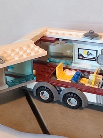 Lego City 4435 Car & Caravan 100% Complete