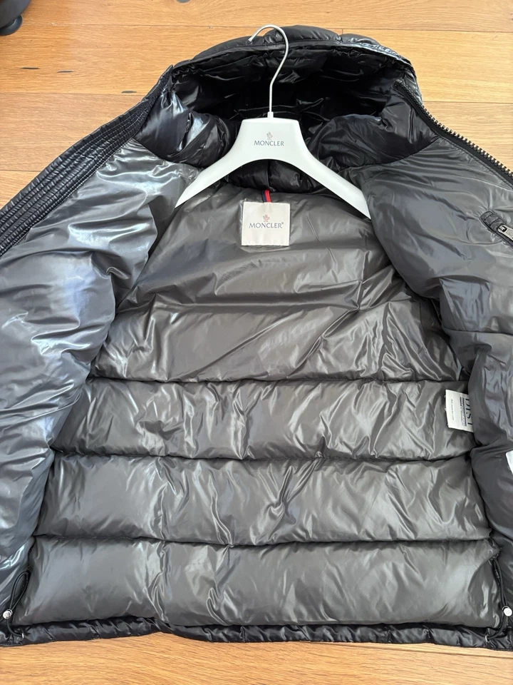 Moncler Maya Giubbotto Men's Black Hooded Down Puffer Jacket Full Zip Size 2, photo 3 of 5