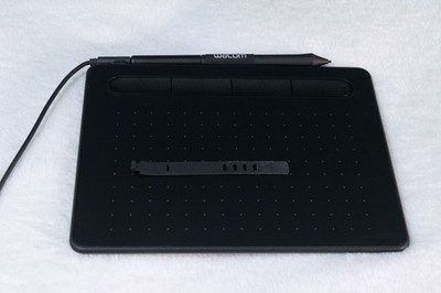 Wacom Intuos Graphics Tablet with Pen   CTL-4100 Wired Drawing Tablet