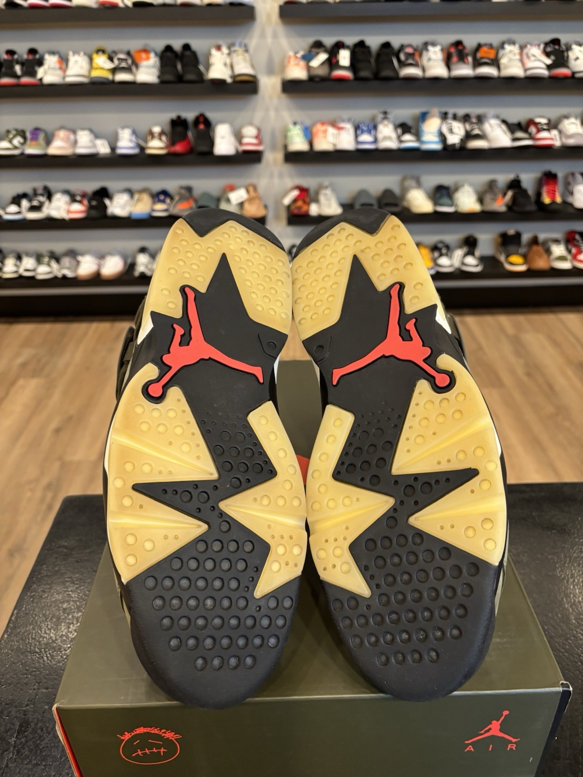 Jordan 6 Retro Travis Scott Olive Size 14 Pre-Owned CN1084-200 Green Yellow thumbnail 6