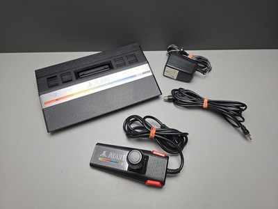 ATARI 2600 HEIM KONSOLE VIDEOSPIELSYSTEM VCS MODEL NR. CX-2600 JR. CLASSIC