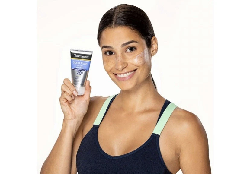 Neutrogena Sport Face Sunscreen SPF 70+ 2.5 fl oz OilFree Sweat Water Resistant - Image 4 of 4