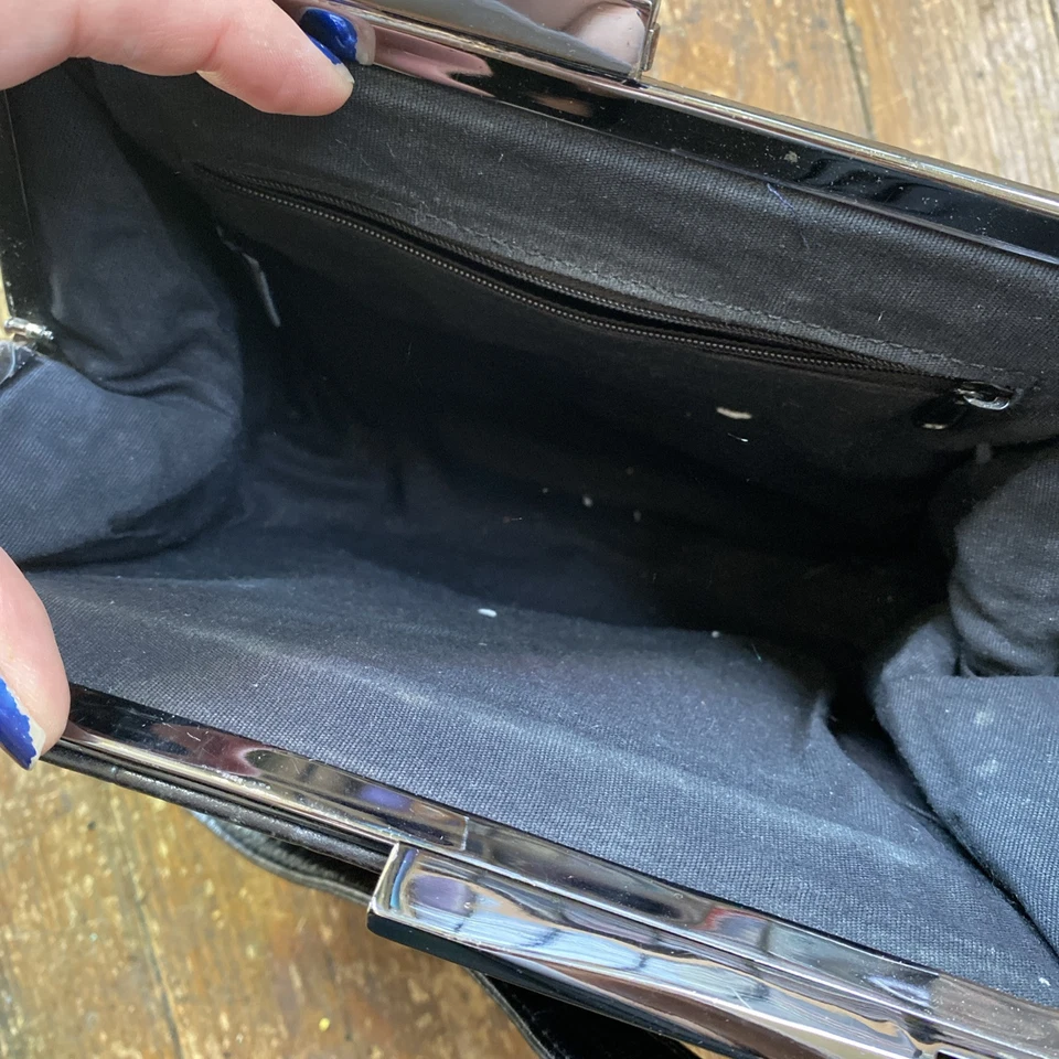 Bolso de Hombro Jones New York Croc Cuero Repujado Negro Años 90’s Foto 4 de 4