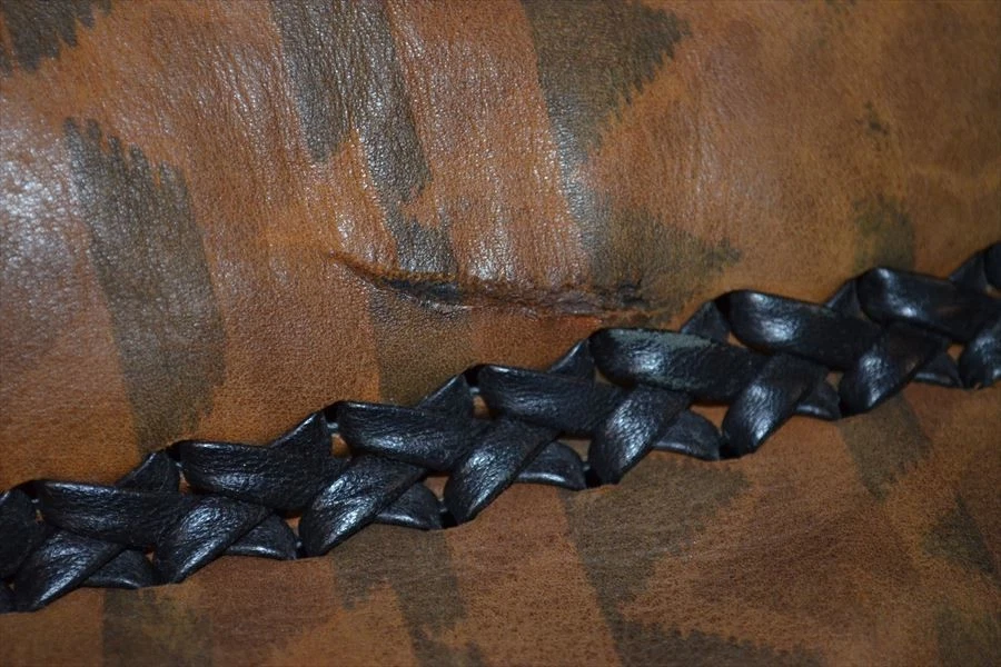 Bolso Bandolera Wendy Nichol New York Flecos Cuero Cubo Cordón USADO Foto 3 de 4