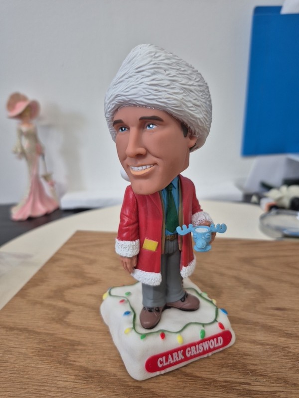Christmas Vacation Clark Griswold Figurine Santa Hat Moose Mug Plastic