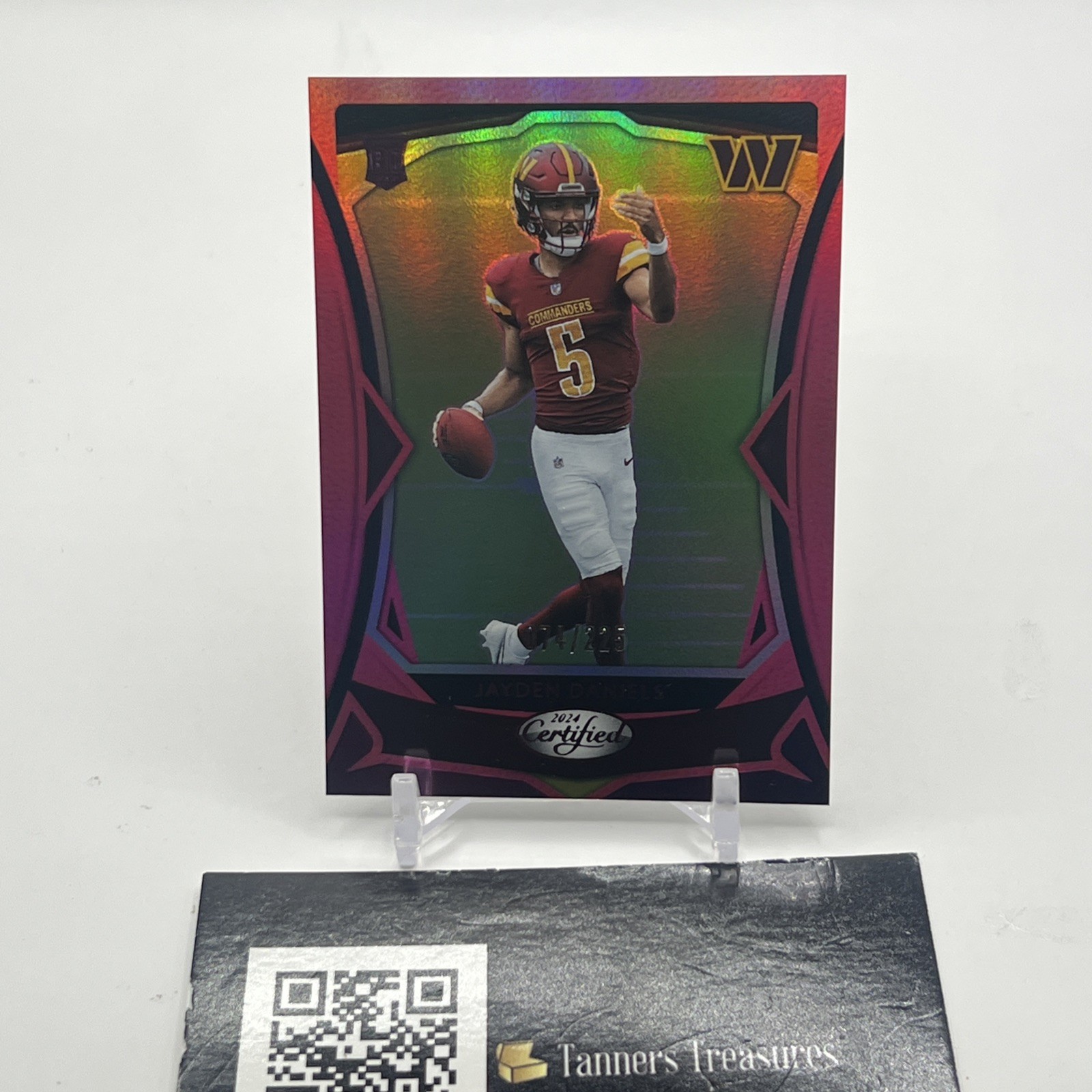 2024 Panini Certified - Rookies Pink Mirror #102 Jayden Daniels 074/225 (RC)
