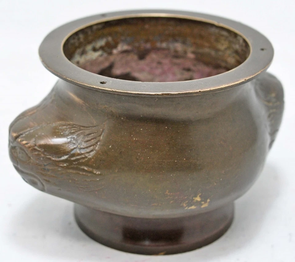 Antigua olla redonda de latón para beber agua original antigua hecha a mano cara de león Foto 3 de 4