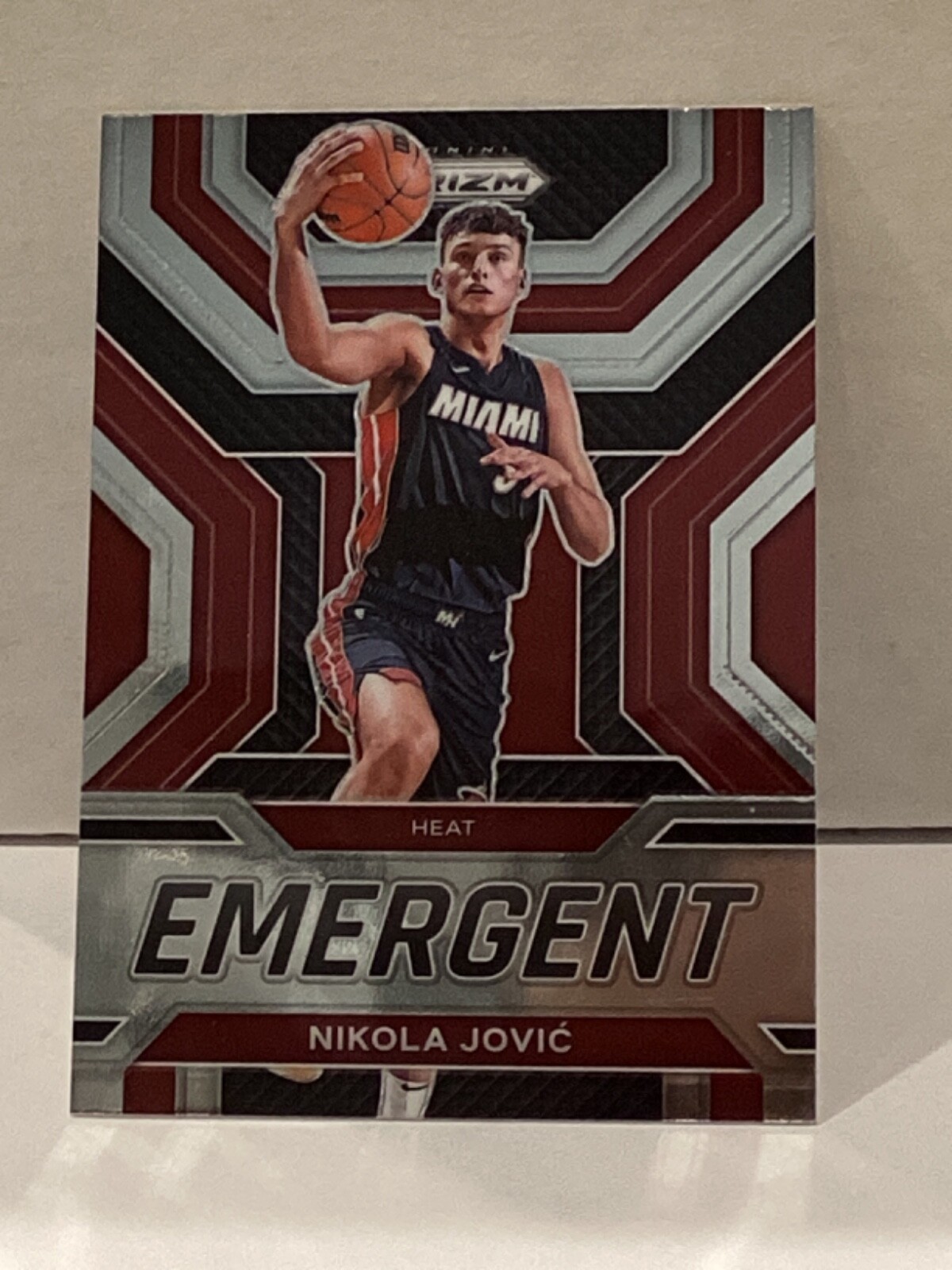 2022-23 Panini Prizm Emergent #17 Nikola Jovic