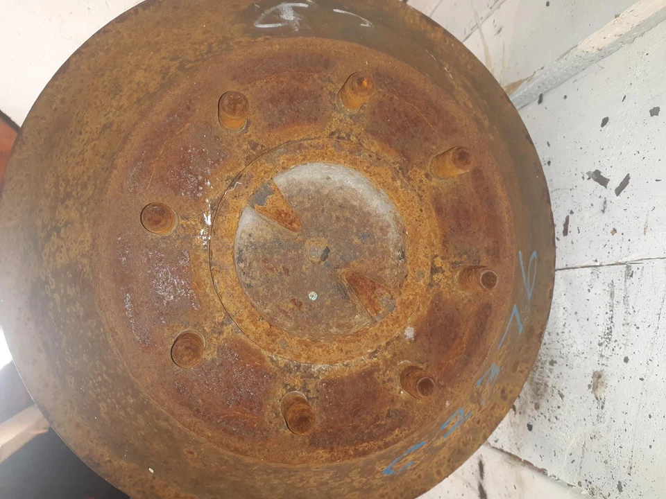 Used Rear Drive Axle Assembly fits: 2002 Chevrolet Express 2500 van semi-floatin Foto 4 de 4