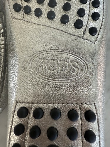 TOD’s Gommini metallic silver women’s shoes size36 - Picture 4 of 8