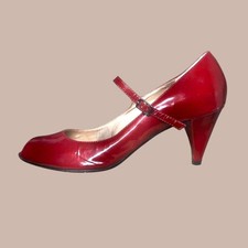 Angiolini Red Patent Leathr Pumos sz 9