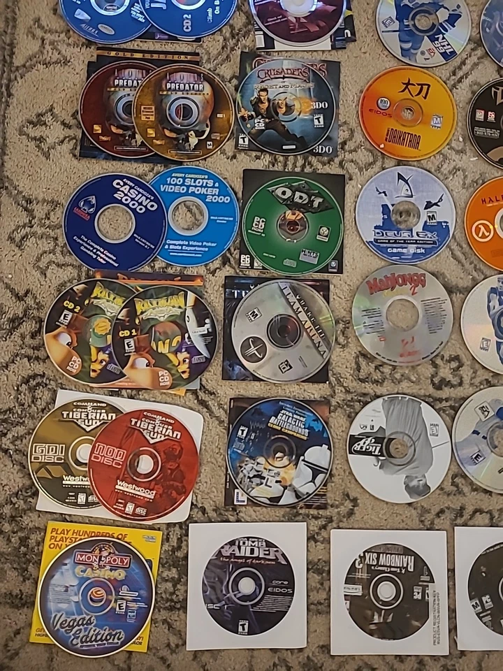 Gran Lote de 37 RAROS Juegos de Computadora PC CD-ROM Lote Mixto Años 90 2000 Paquete Y2k Foto 2 de 4