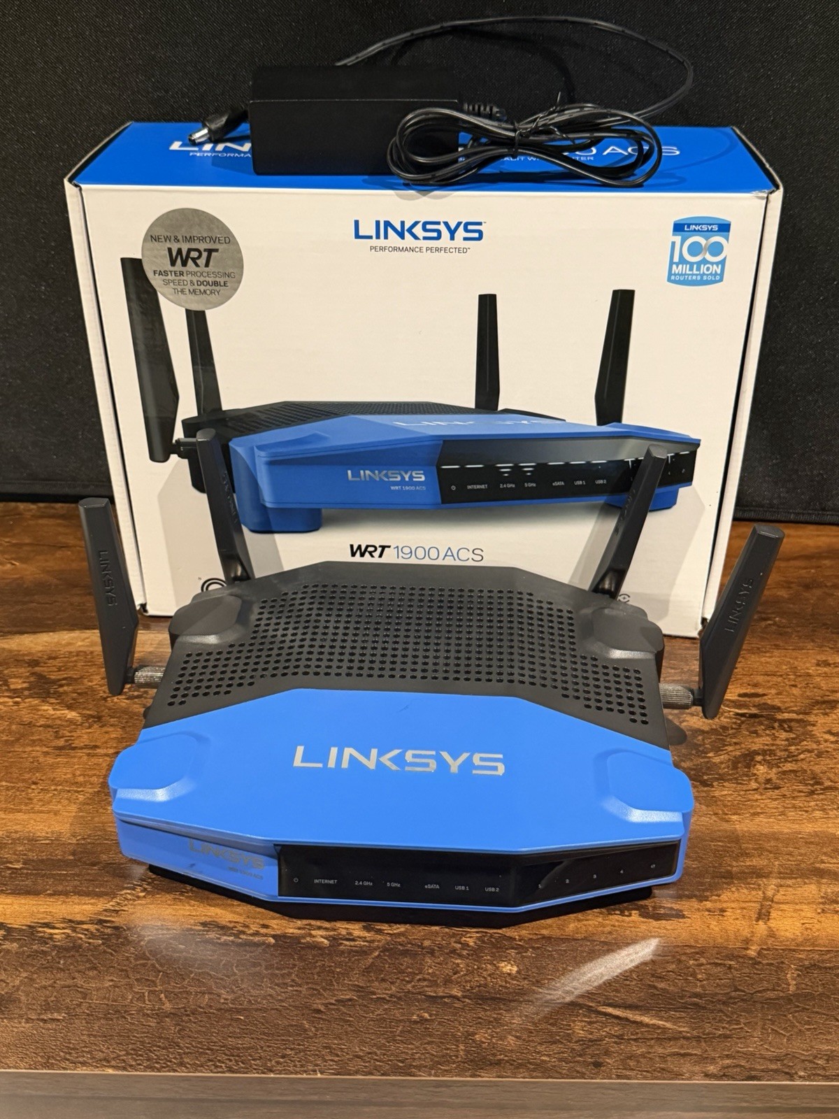 Linksys WRT1900AC 1300 Mbps 4 Port Dual-Band Wi-Fi Router