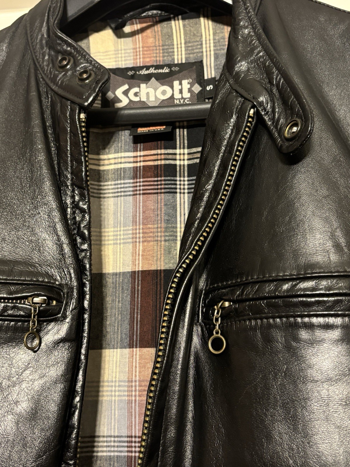 Schott NYC Black Leather Cafe Racer Jacket Men’s Small Made In USA Dean Classic