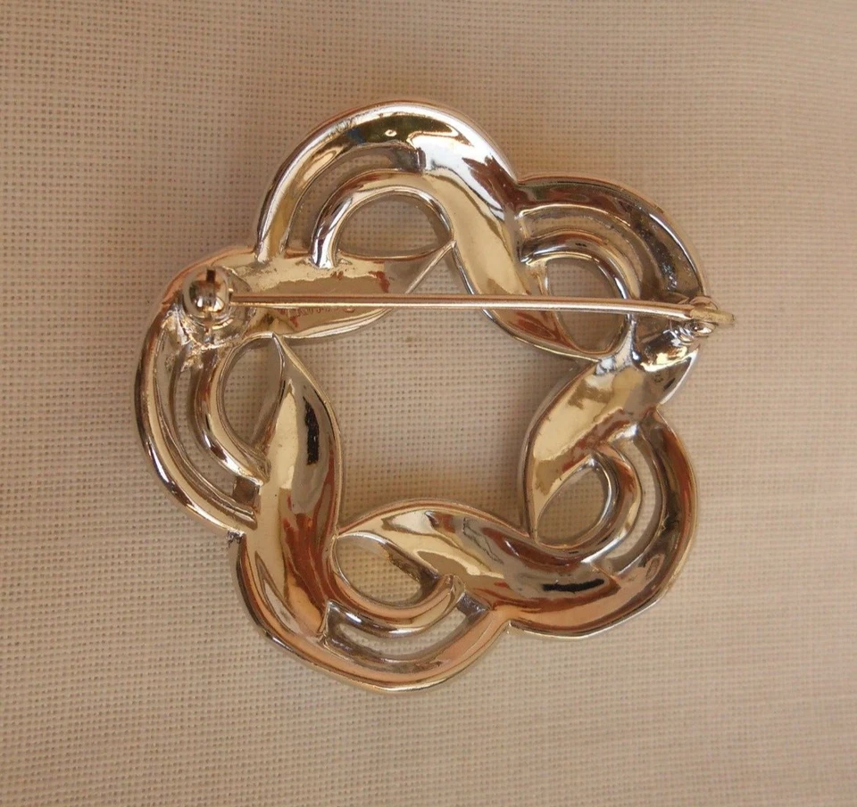 SPILLA TRIFARI (c) nastri metallo liscio colore argento anni 50 - Immagine 4 di 4