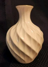 Lenox Diamond Swirl Richmond  5 1/2" Swirl Vase