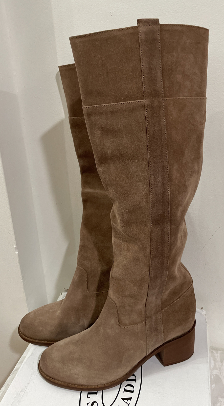 STEVE MADDEN JANAE TAUPE SUEDE KNEE 