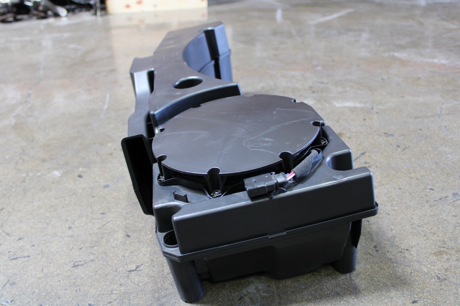 Lamborghini Urus, Rear Subwoofer Speaker, Used, P/N 4M8035621A