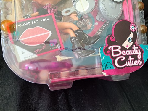 Bambola alla moda Mattel Rockabelle Beauty Cuties Blythe che cambia colore occhi lampeggianti nuova - Foto 16 di 20