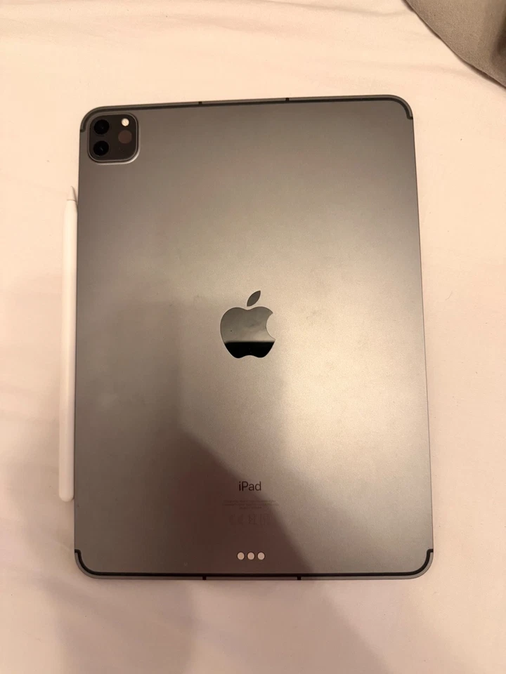 Apple iPad Pro 3rd Gen 256GB, Wi-Fi+5G (Unlocked), 11" Grey **(Screen Burn)**, photo 2 of 2