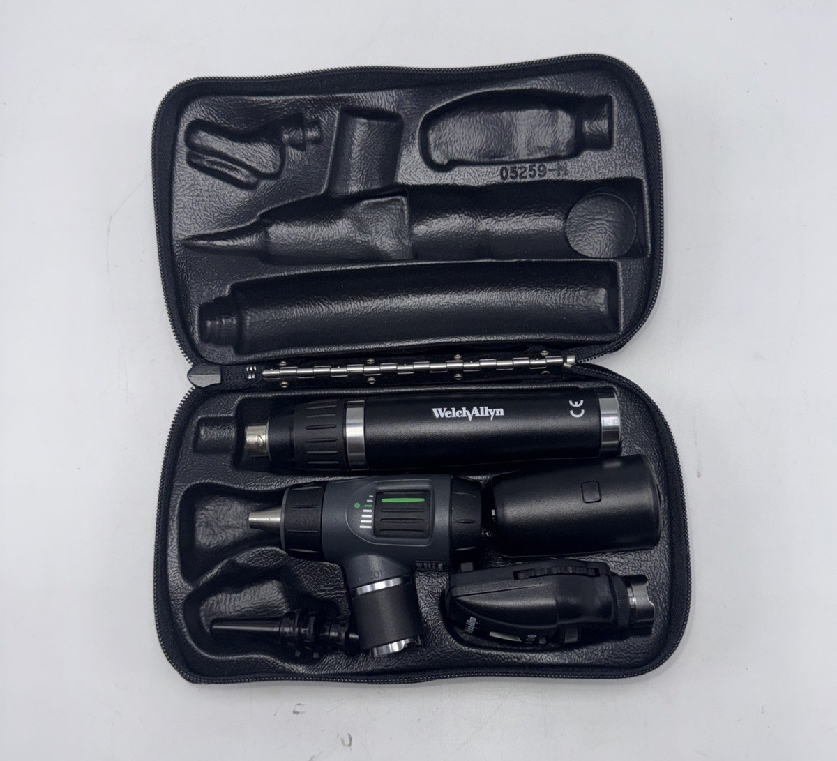 Welch Allyn Lithium Ion Set MacroView Otoscope 23820