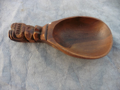 Ein Holz Deko Löffel Handarbeit Philippines  Löffel aus Holz mit Schnitzereien *