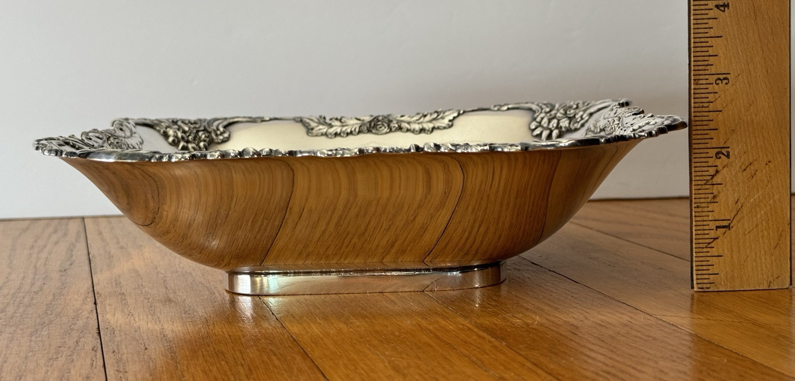 Antique Middletown Plate Co. ~  Silver Quadruple Plate Serving Bowl