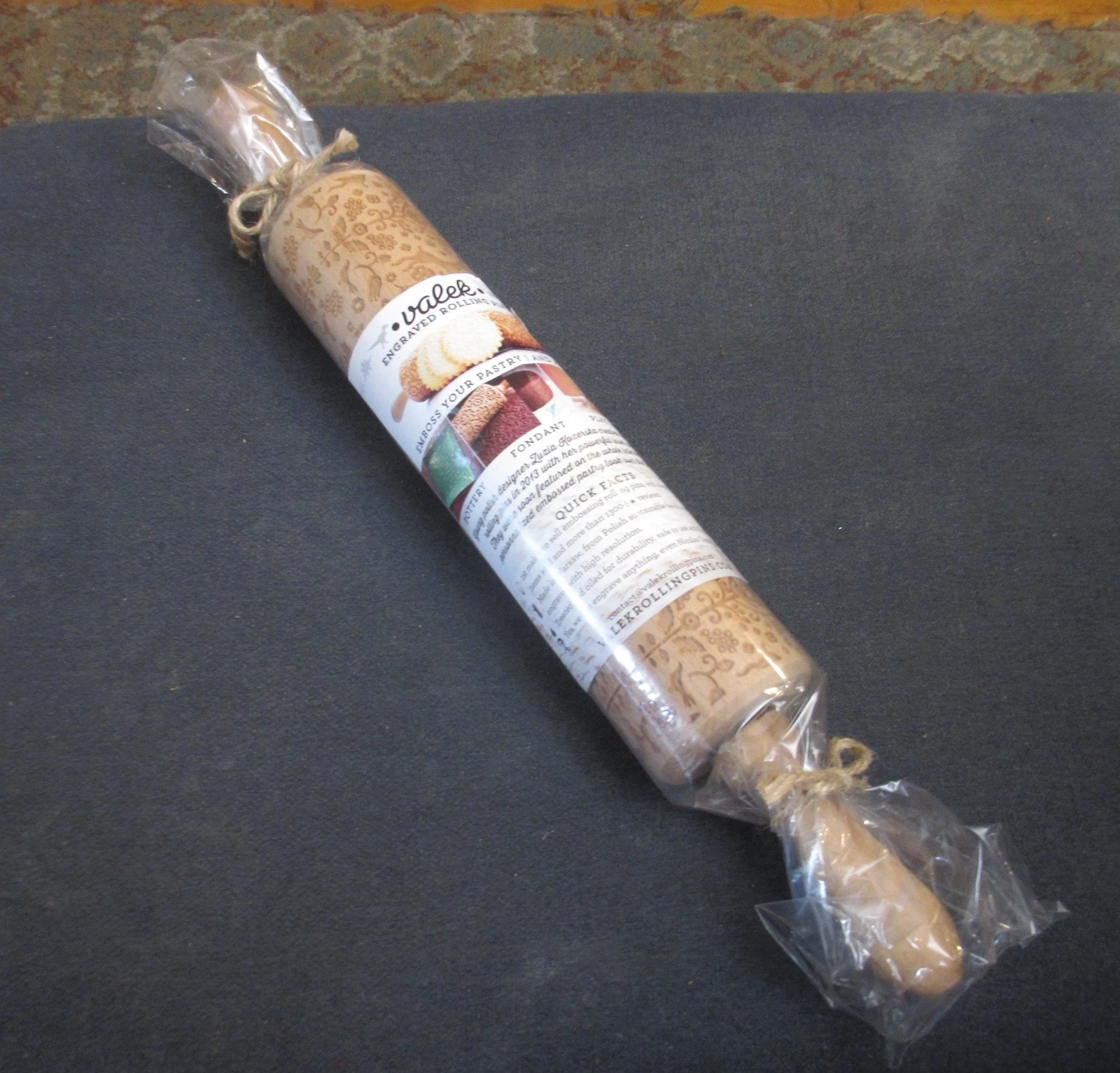 VALEK Patterned Rolling Pin - Woodland Scene - 10" roll 17½" total pin NEW sjc