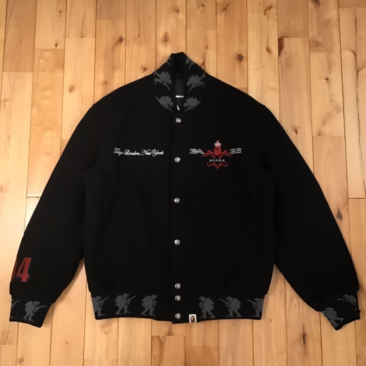 2004 BAPE × STASH soldier logo bomber jacket Black A Bathing Ape